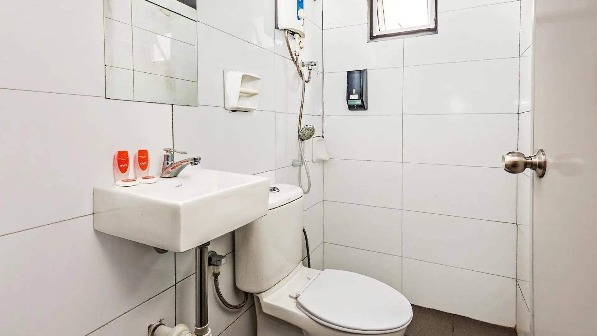 Malacca Super Oyo 44032 Zzz Hotel 2*,  מלזיה